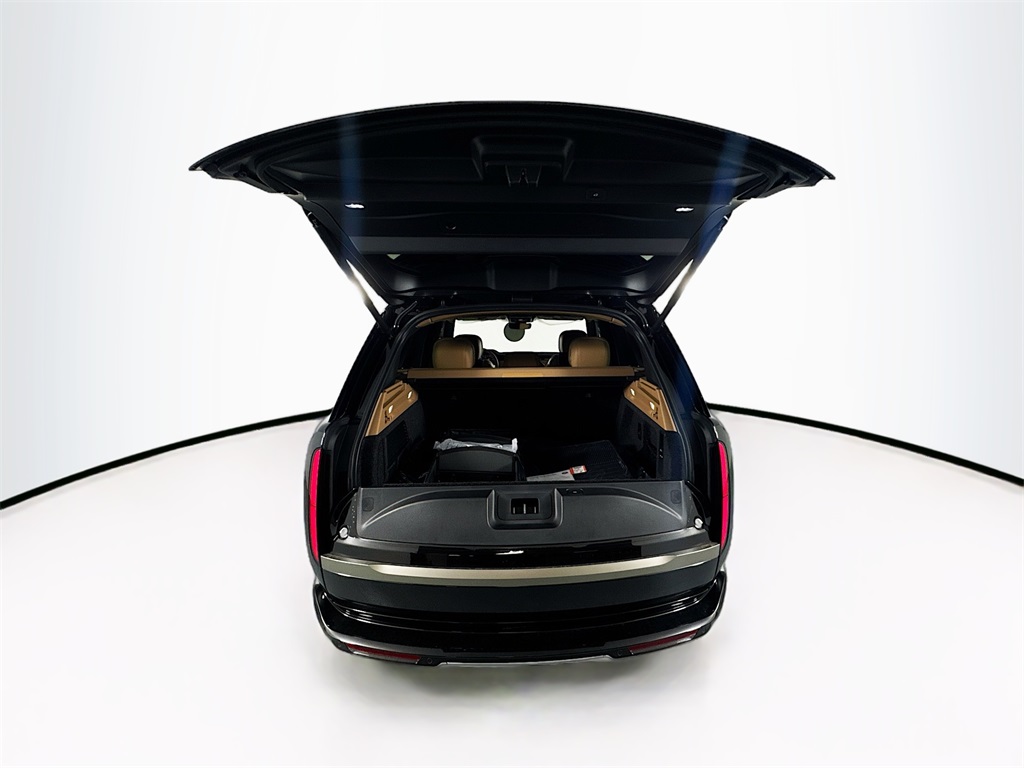 2025 Land Rover Range Rover SE photo 3