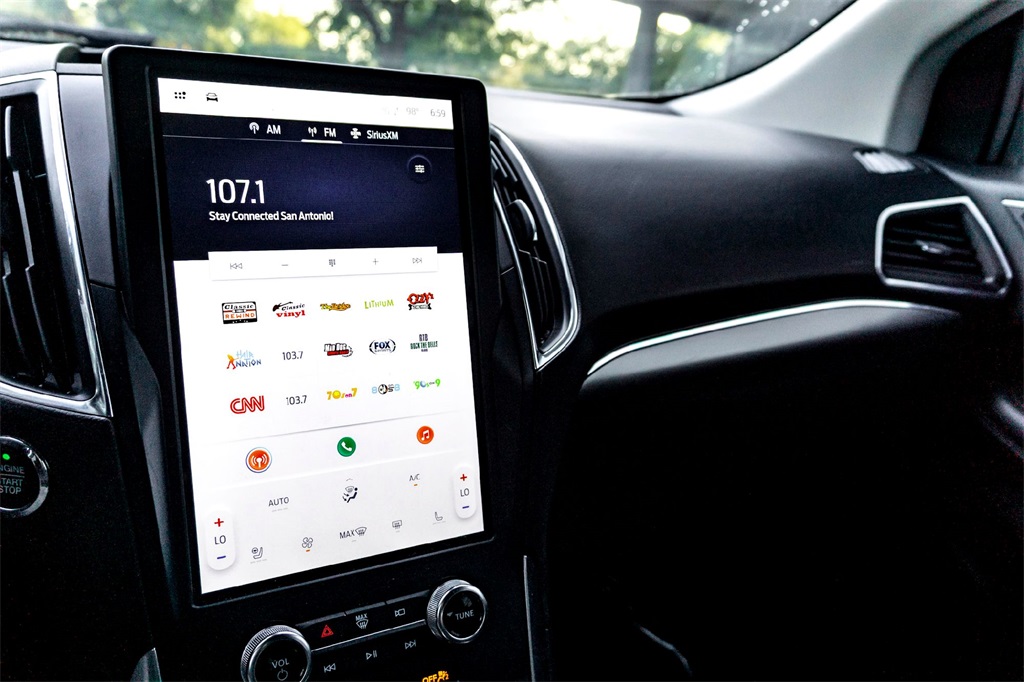 2024 Ford Edge Titanium photo 22