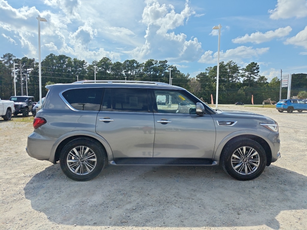 2021 Infiniti QX80 Luxe photo 5