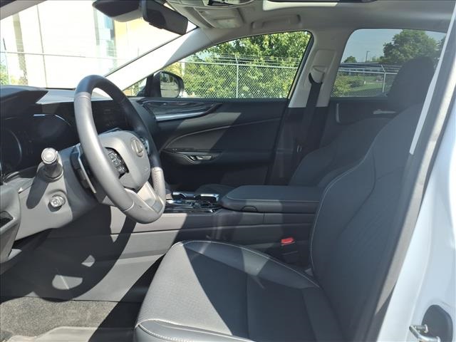 2025 Lexus NX 250 - Photo 10