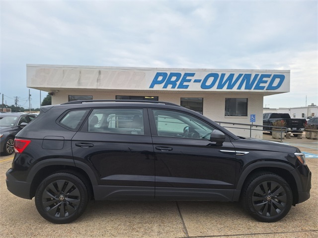 2024 Volkswagen Taos S photo 3
