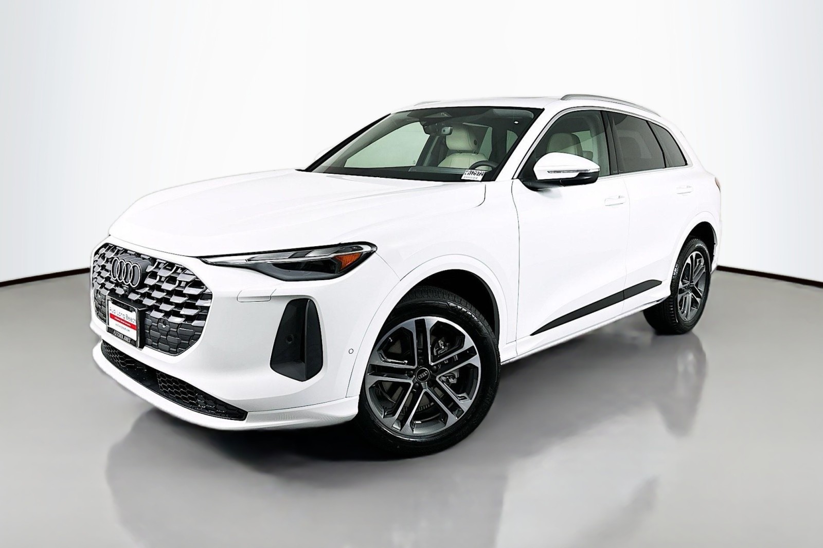 2025 Audi New Q5 Premium's photo