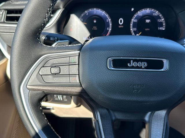 2025 Jeep Grand Cherokee Limited photo 17