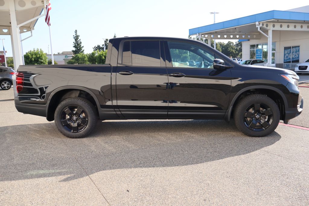 2026 Honda Ridgeline Black Edition photo 3