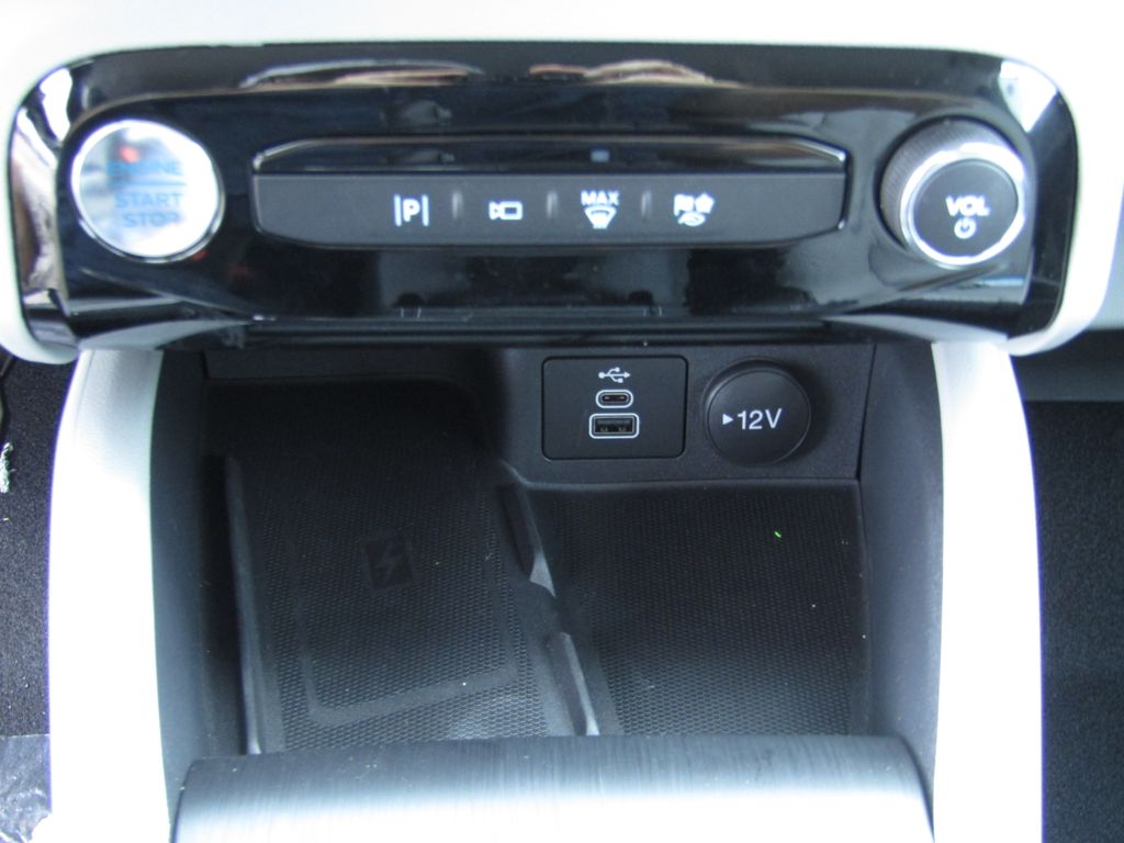 2025 Ford Escape Platinum photo 21