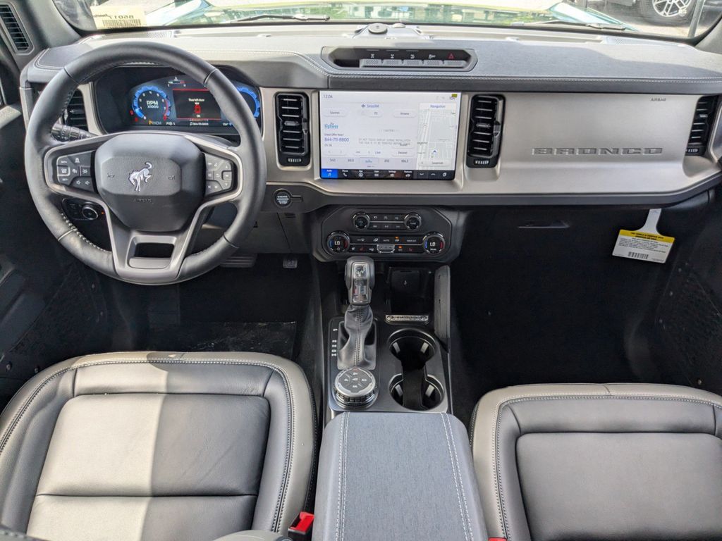 2025 Ford Bronco Outer Banks photo 15