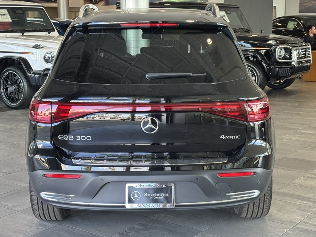 2025 Mercedes Benz EQB 300 4MATIC photo 5