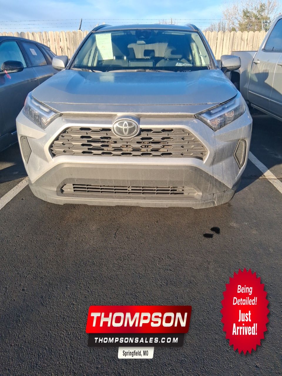 2025 Toyota RAV4 XLE's photo