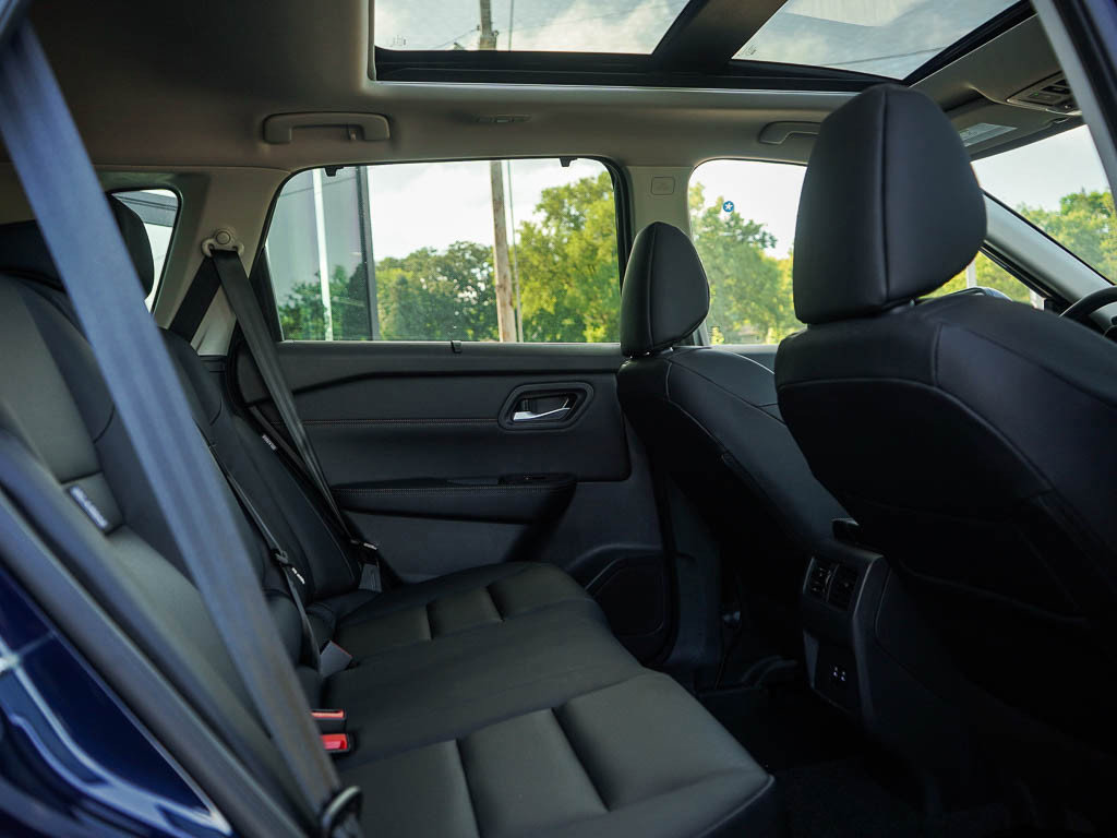 2026 Nissan Rogue SV photo 11