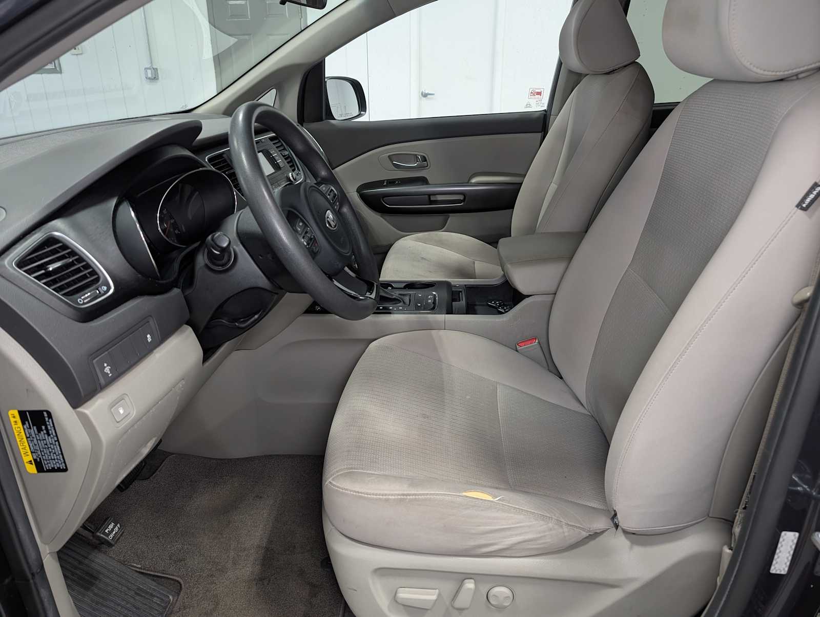 2016 Kia Sedona LX photo 4