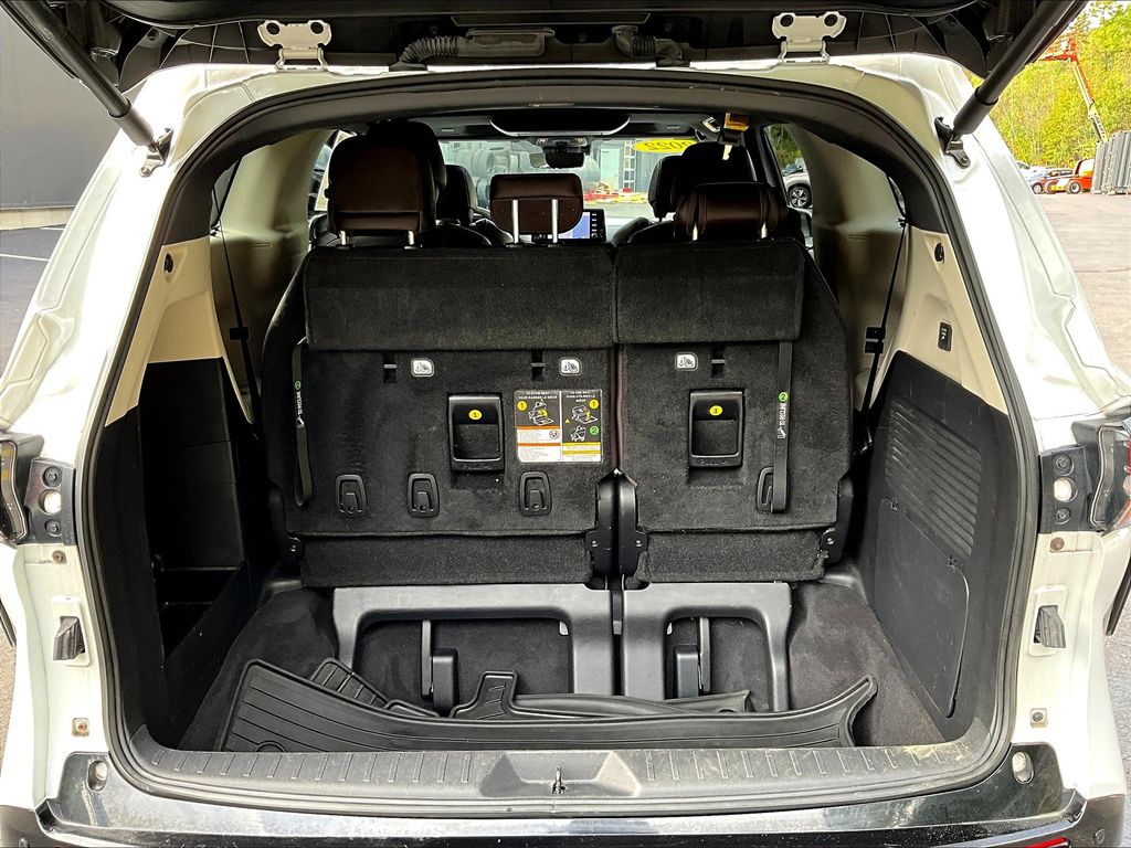 2022 Toyota Sienna Platinum photo 24