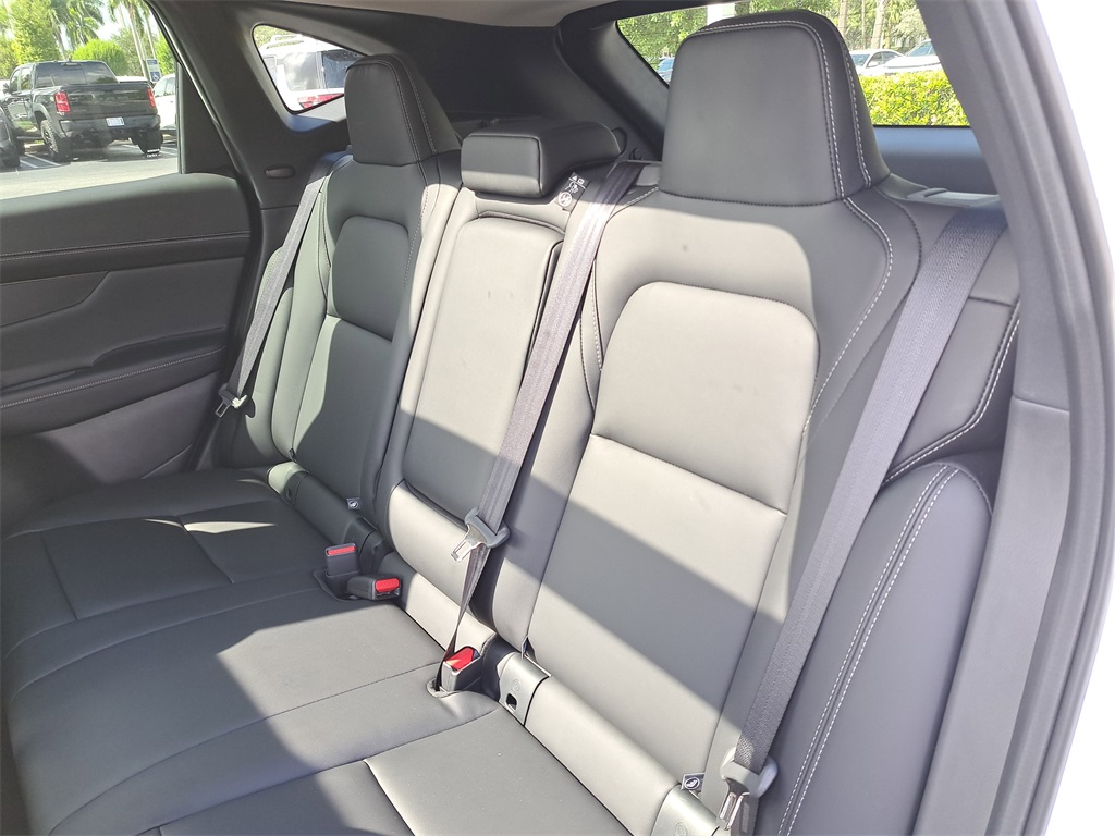 2025 Nissan Murano SL photo 13