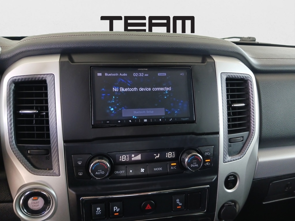 2018 Nissan Titan PRO-4X photo 14