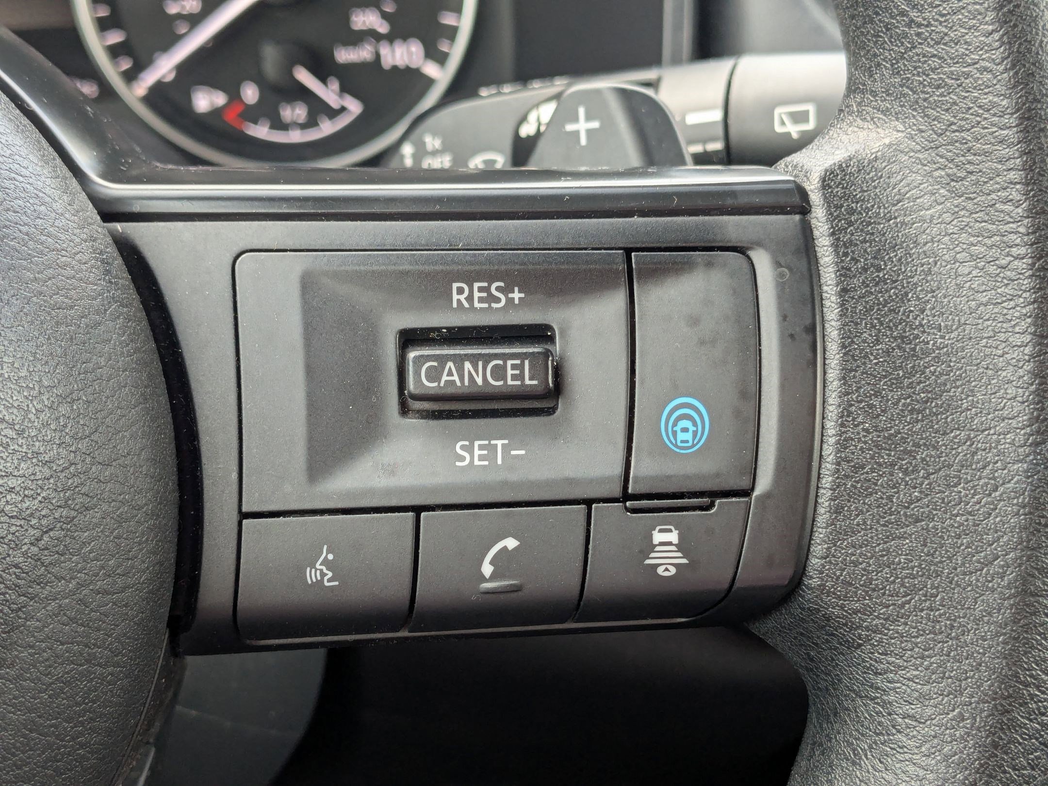 2024 Nissan Rogue SV photo 13