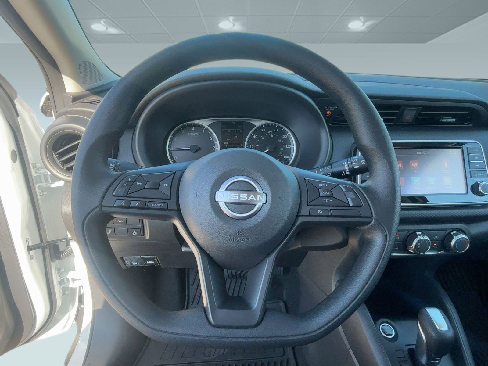 2025 Nissan Kicks Play S photo 16