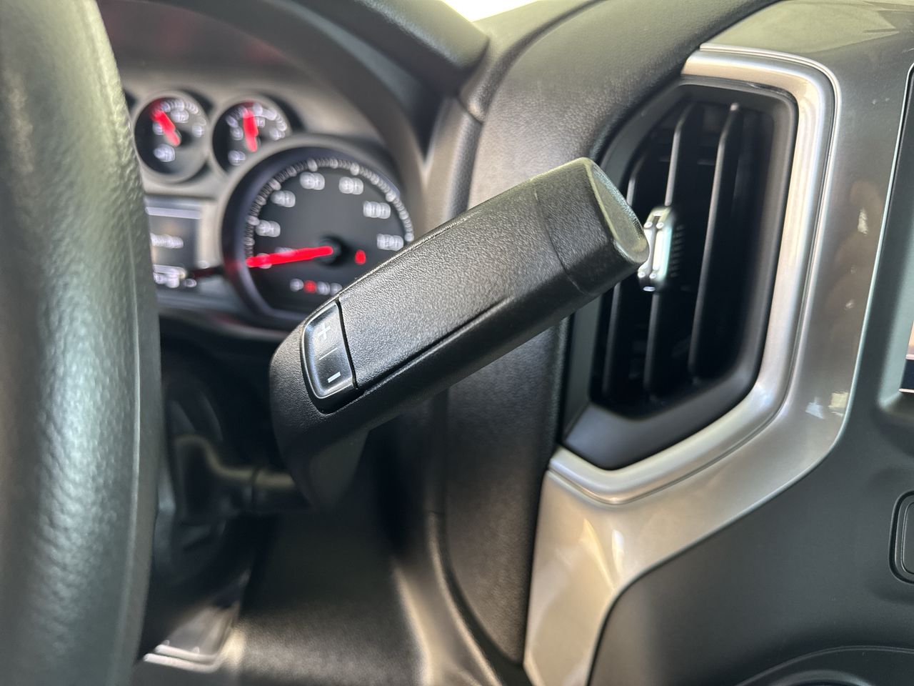 2025 Chevrolet Silverado 1500 Custom photo 16