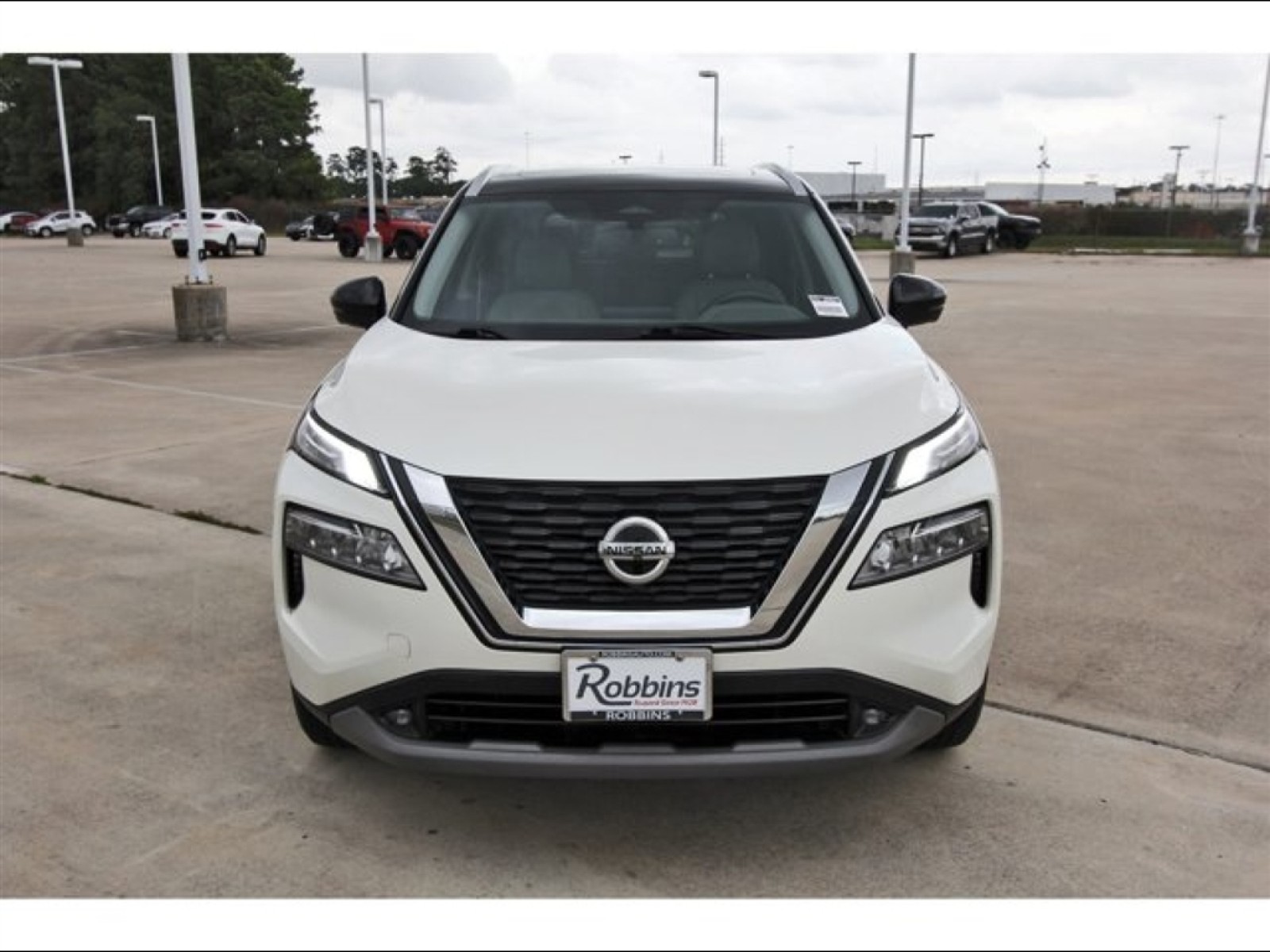 2021 Nissan Rogue SL White at TX Auto Group
