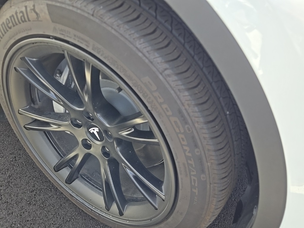 2023 Tesla Model Y Long Range photo 5