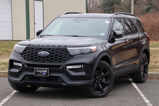 2022 Ford Explorer ST-LINE's photo