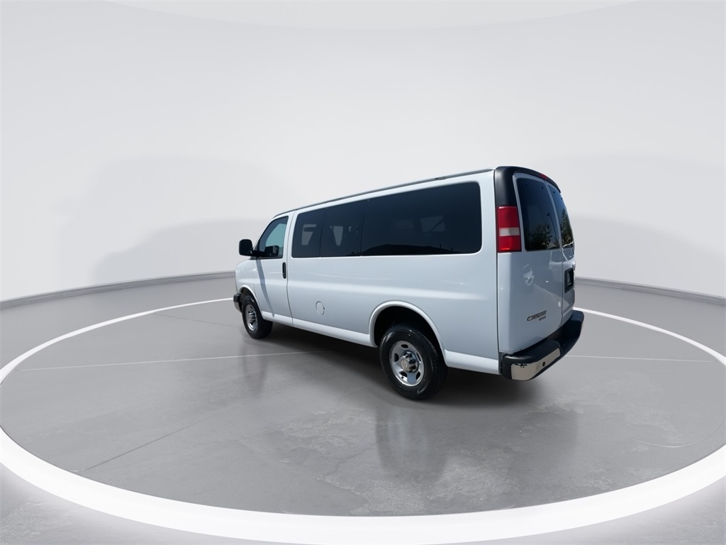 2014 Chevrolet Express 3500 LT photo 11