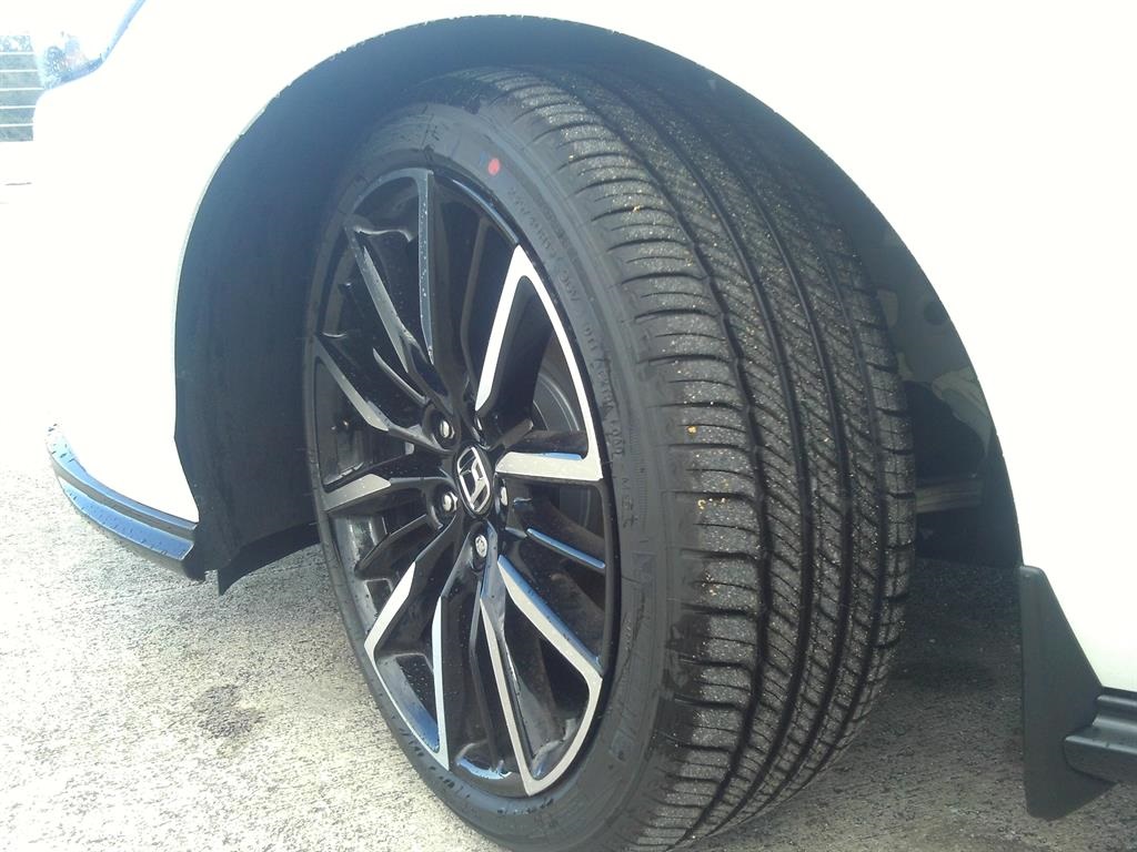 2025 Honda Accord Hybrid Touring photo 9