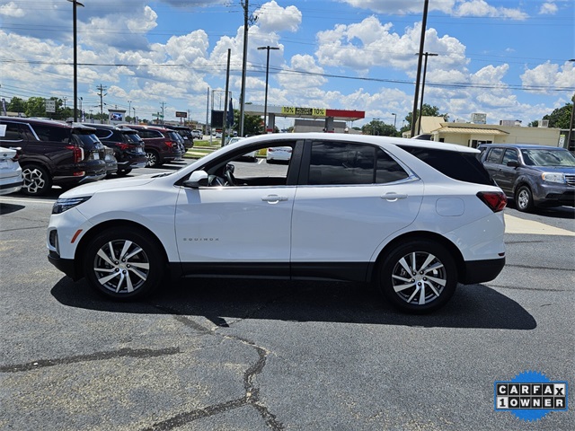2022 Chevrolet Equinox LT photo 3