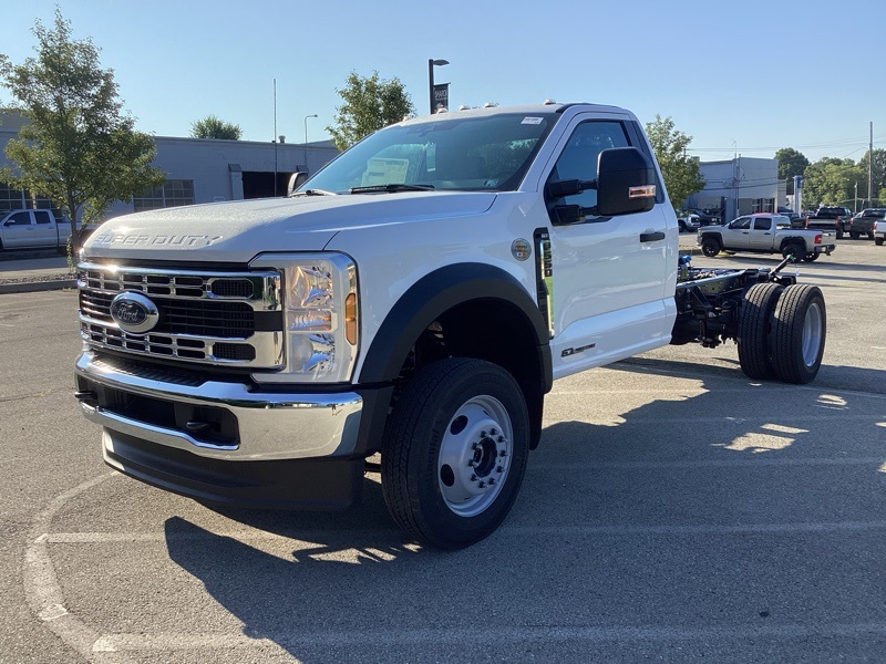 2024 Ford F-550 photo 3