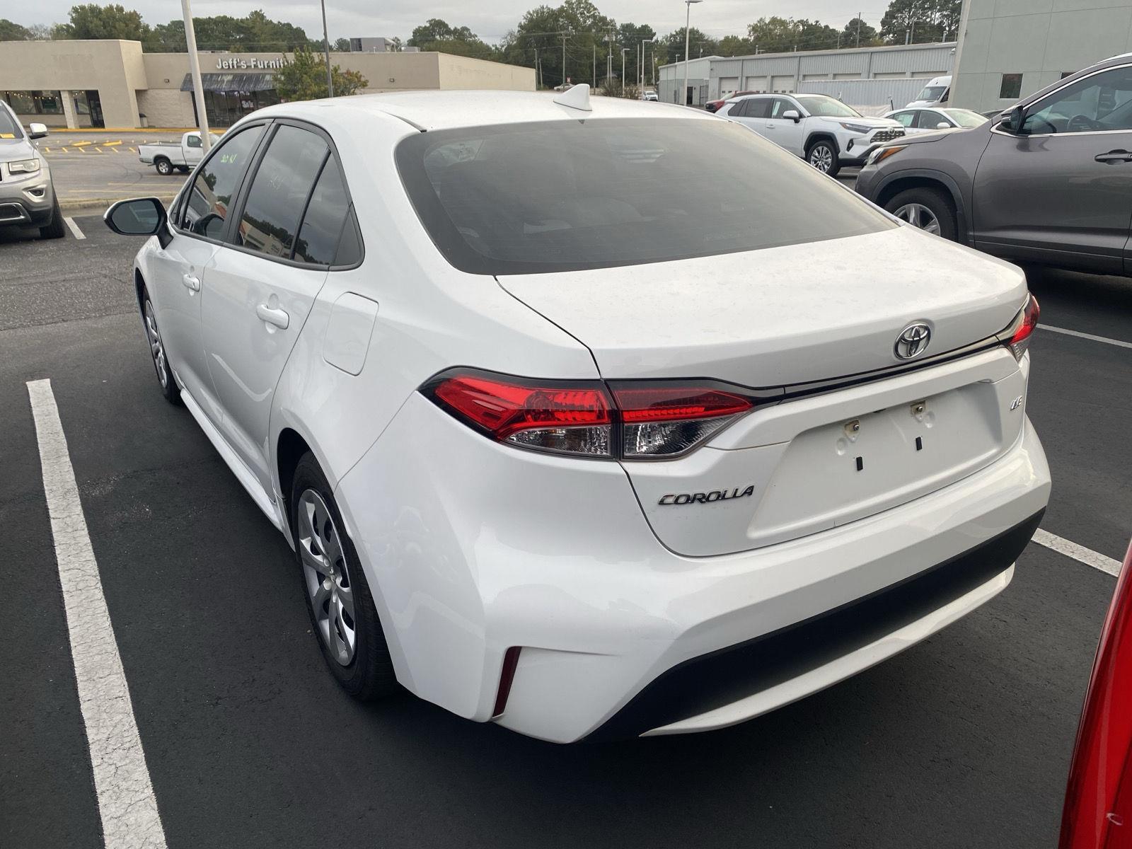 2020 Toyota Corolla LE photo 3