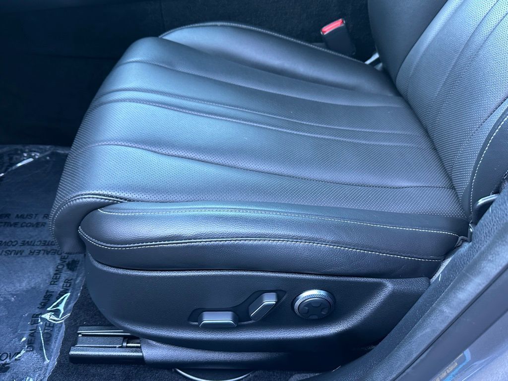 2024 Genesis G80 2.5T photo 21