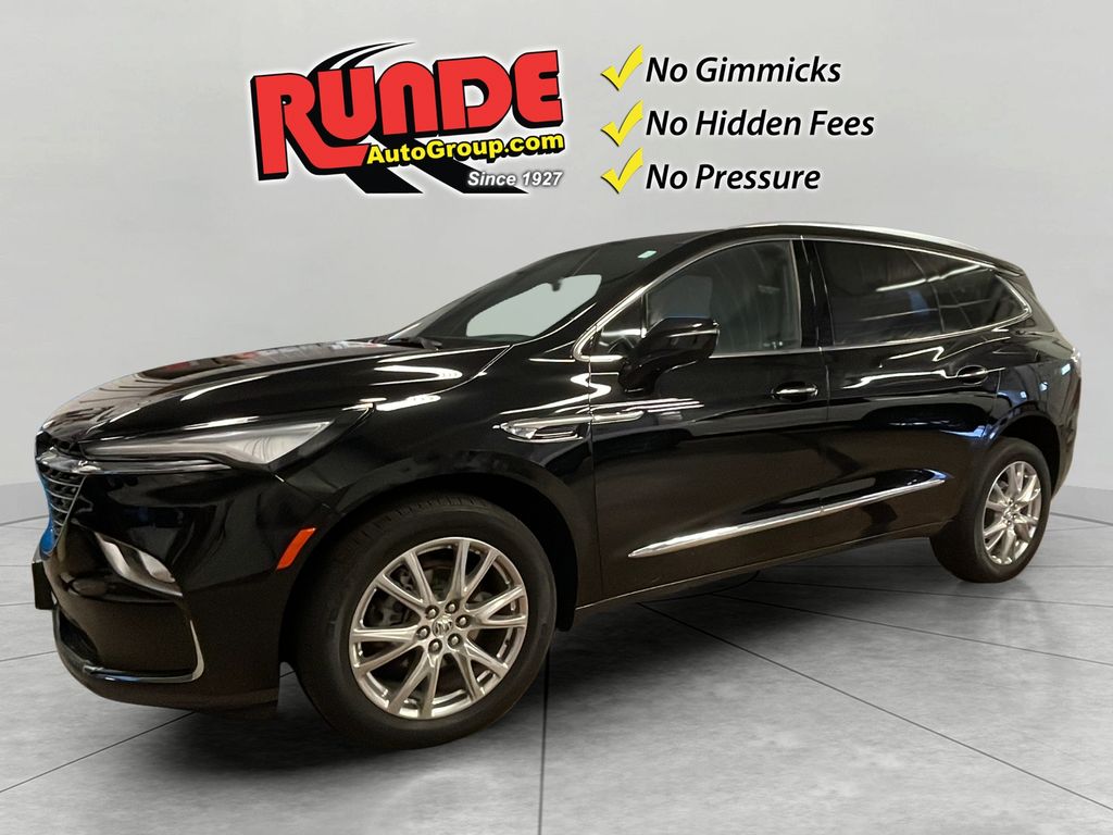 2023 Buick Enclave Premium's photo