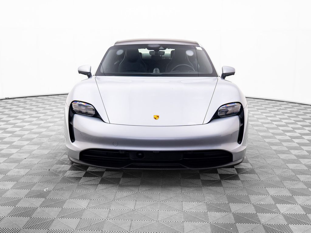 2021 Porsche Taycan Base photo 8