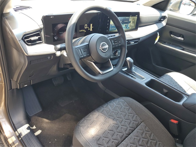 2025 Nissan Kicks SV photo 11
