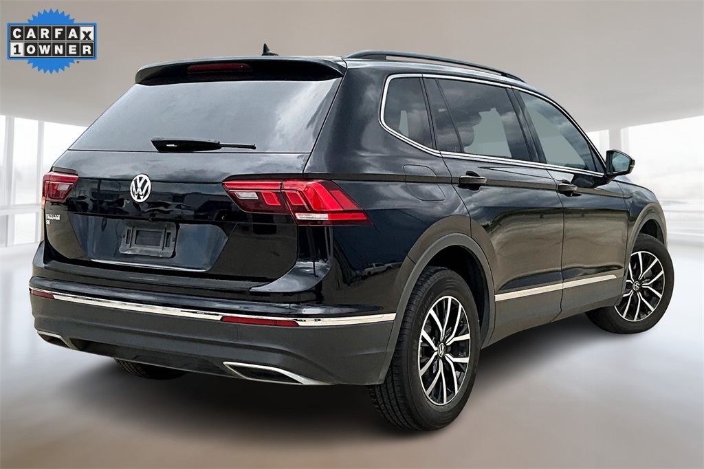 2021 Volkswagen Tiguan SE photo 2