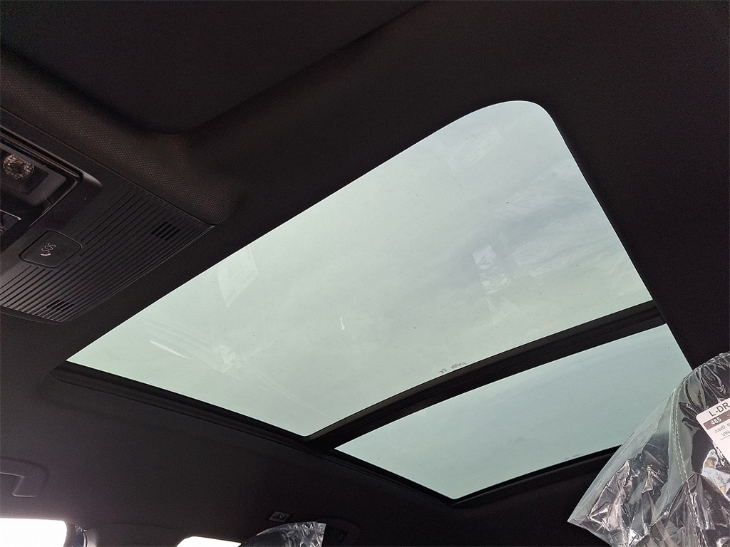 2026 Volkswagen Atlas Cross Sport SE Technology photo 4