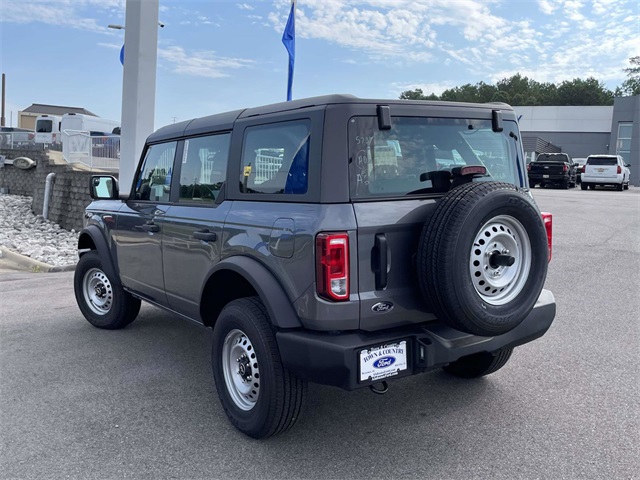 2025 Ford Bronco Base photo 2