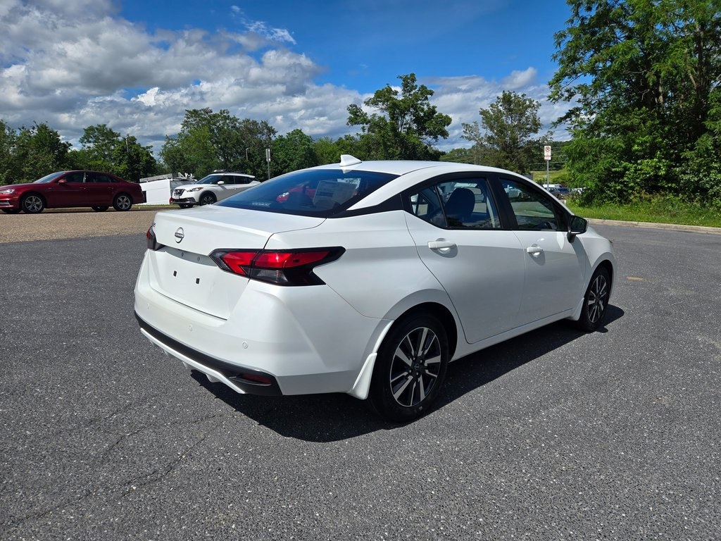 2025 Nissan Versa 1.6 SV photo 3