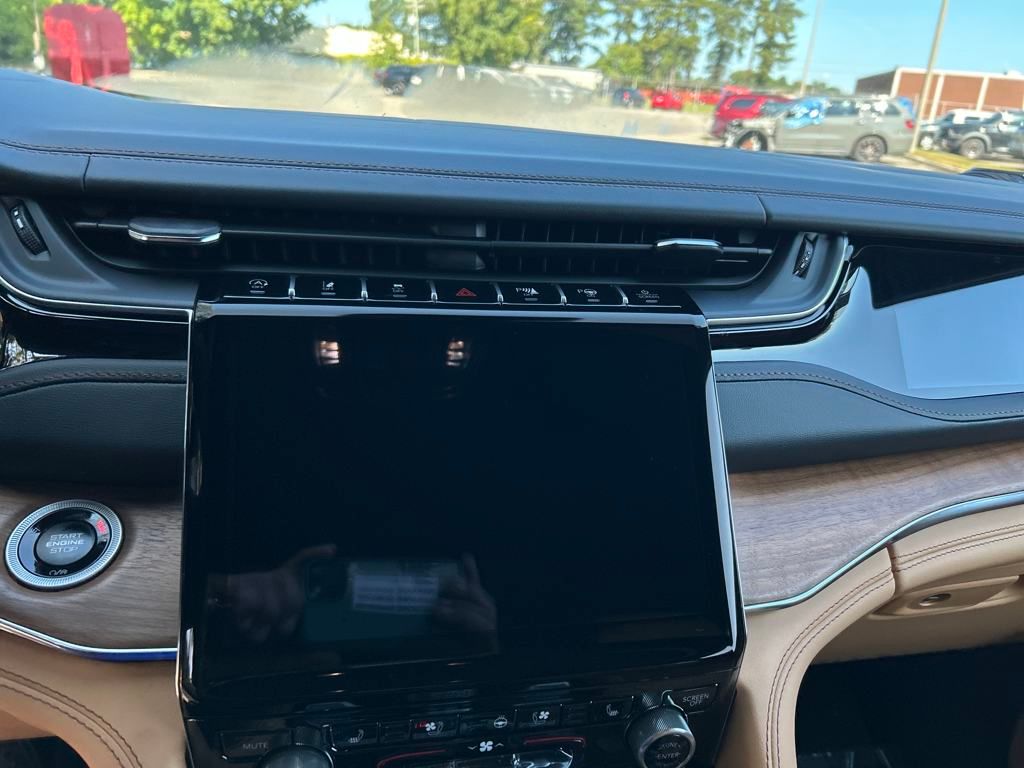2025 Jeep Grand Cherokee L Summit photo 12