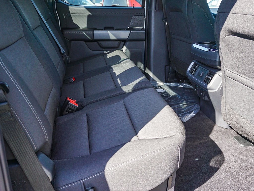 2025 Ford F-150 XLT photo 13