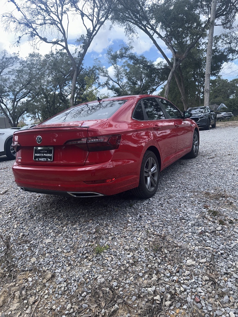 2019 Volkswagen Jetta R-Line photo 2