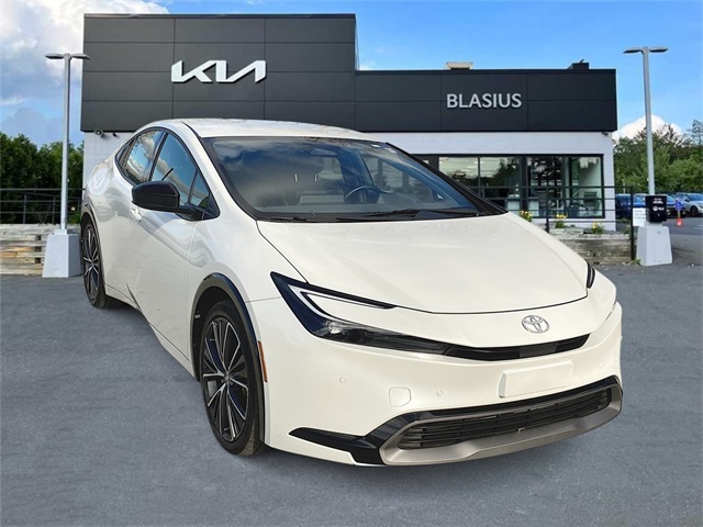 2024 Toyota Prius Limited photo 2