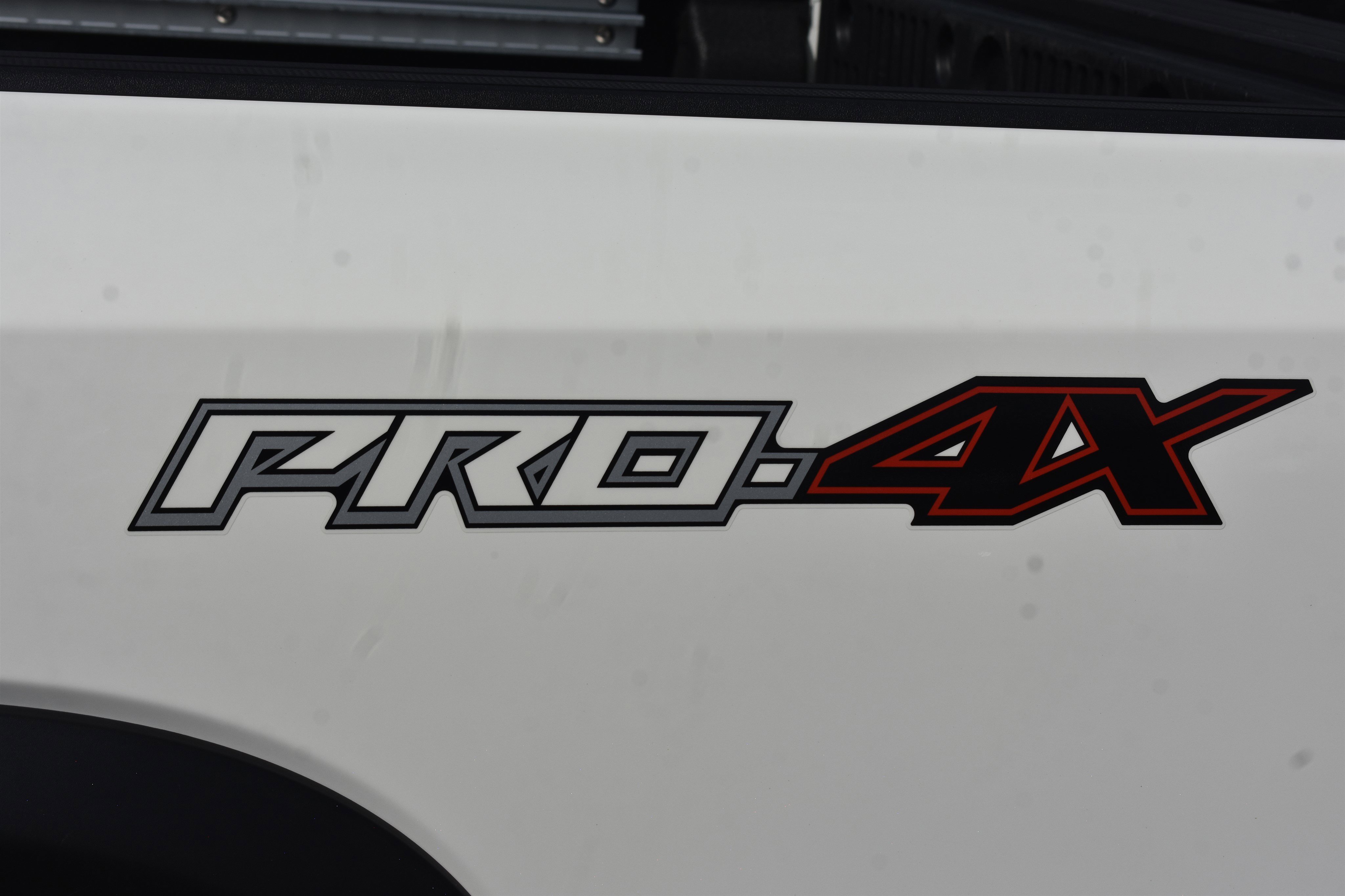 2022 Nissan Frontier Crew Cab photo 3