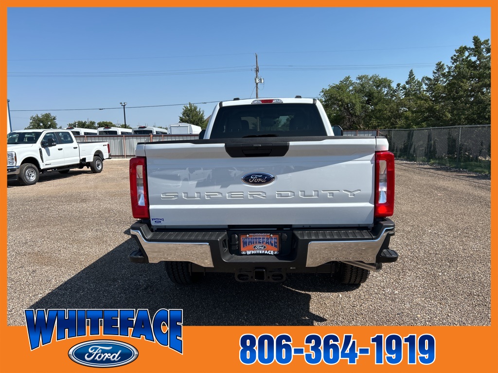 2025 Ford F-350 XLT photo 4