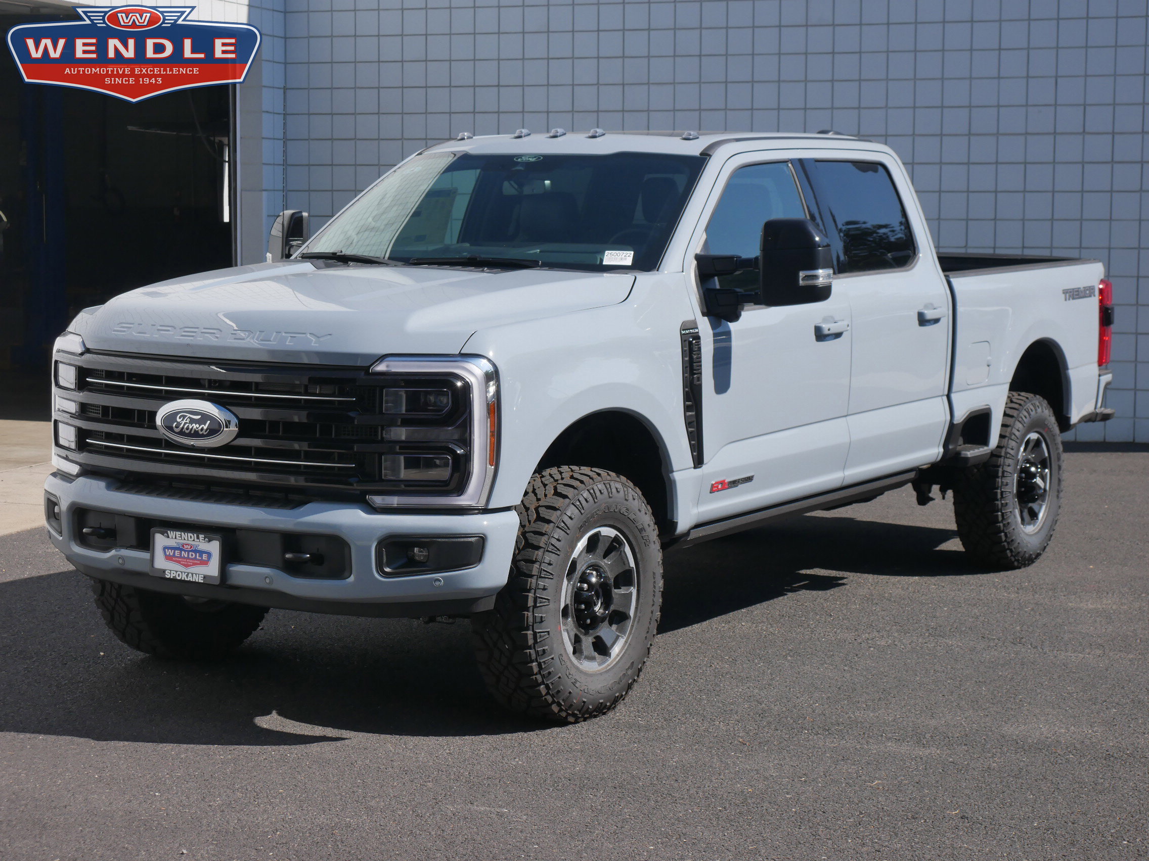 2026 Ford F-250 Super Duty Platinum's photo