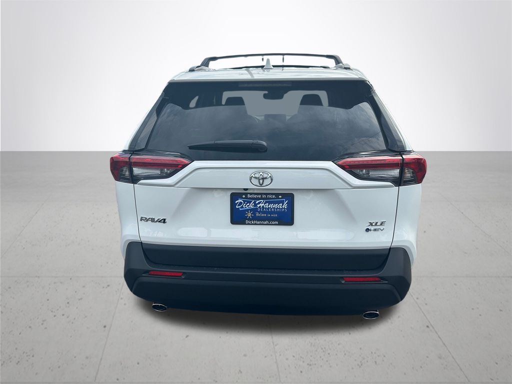 2025 Toyota RAV4 Hybrid XLE photo 8