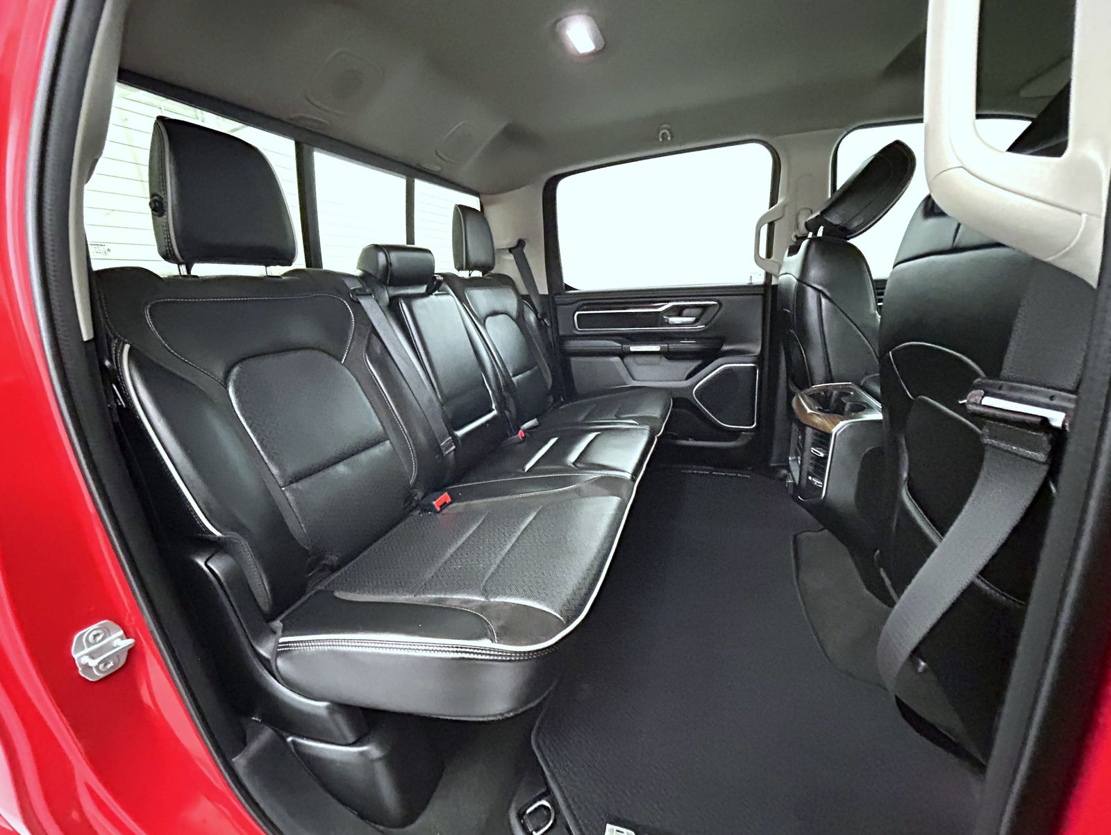 2022 Ram 1500 Laramie photo 18