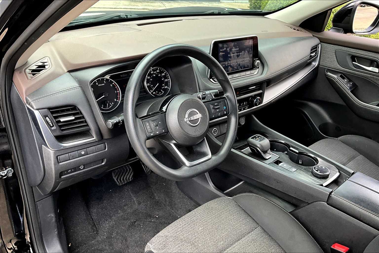 2023 Nissan Rogue SV photo 15