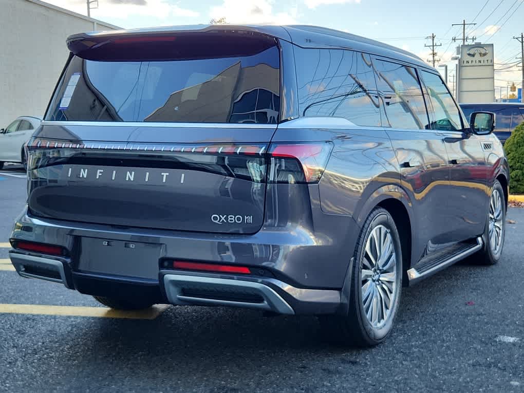 2025 Infiniti QX80 Luxe photo 3