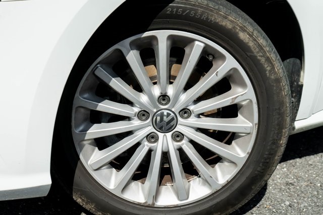 Used 2017 Volkswagen Passat SE with VIN 1VWBT7A38HC035328 for sale in Rome, GA