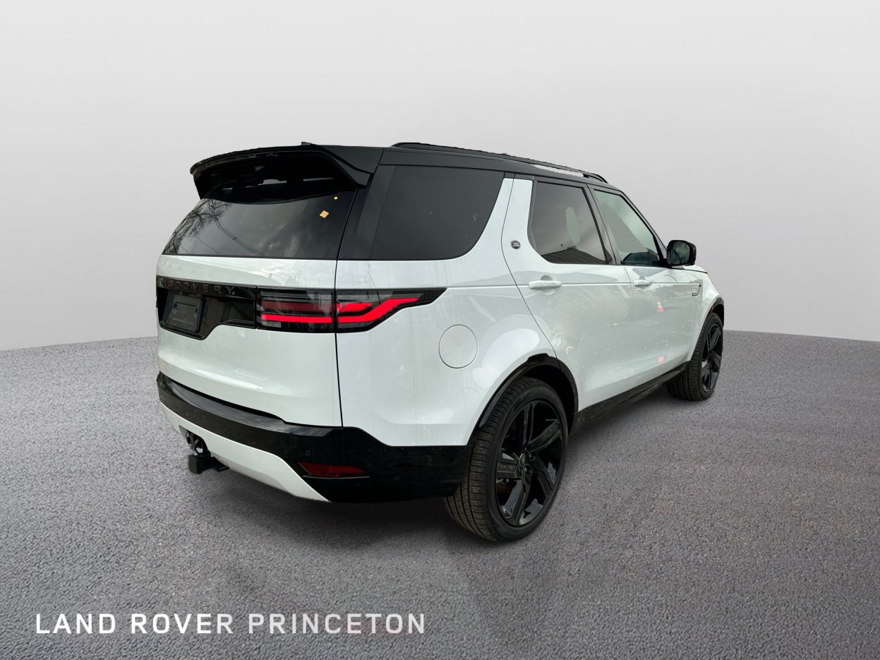 New 2025 Fuji White Land Rover Dynamic SE image 5