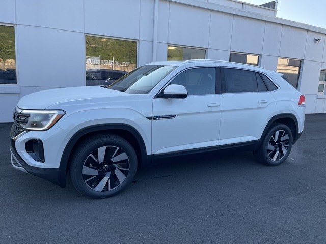 2026 Volkswagen Atlas Cross Sport SEL photo 2